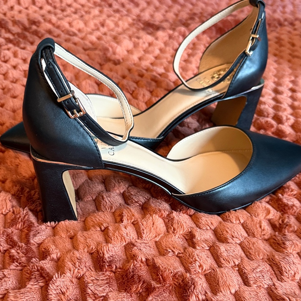 Vince Camuto Black Pointed Toe Heels
